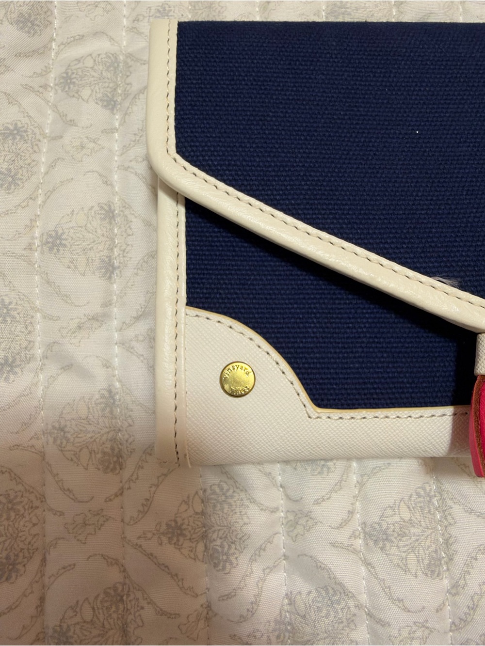 NWT Vineyard Vines Navy and White Clutch Wallet with Pink Tassel - Picture 2 of 6